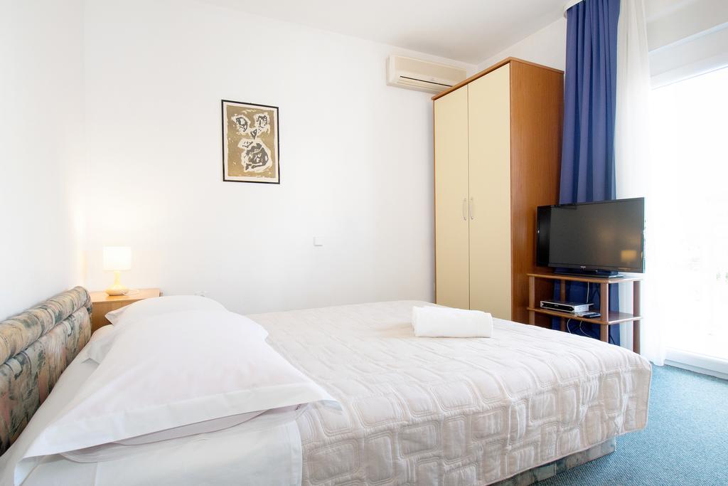 Beach Guesthouse Mediteran ポドストラナ 部屋 写真