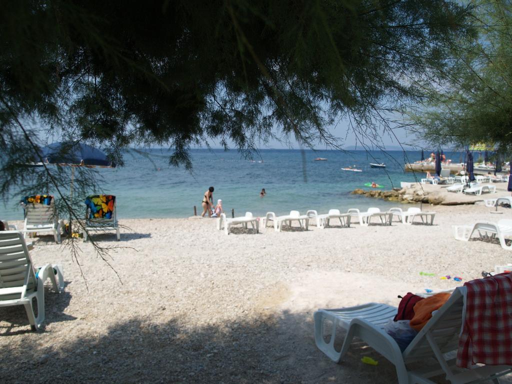 Beach Guesthouse Mediteran ポドストラナ エクステリア 写真