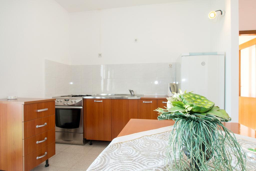 Beach Guesthouse Mediteran ポドストラナ 部屋 写真