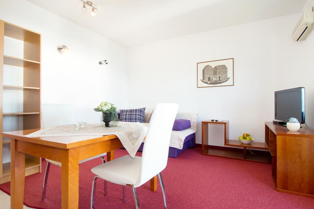 Beach Guesthouse Mediteran ポドストラナ 部屋 写真