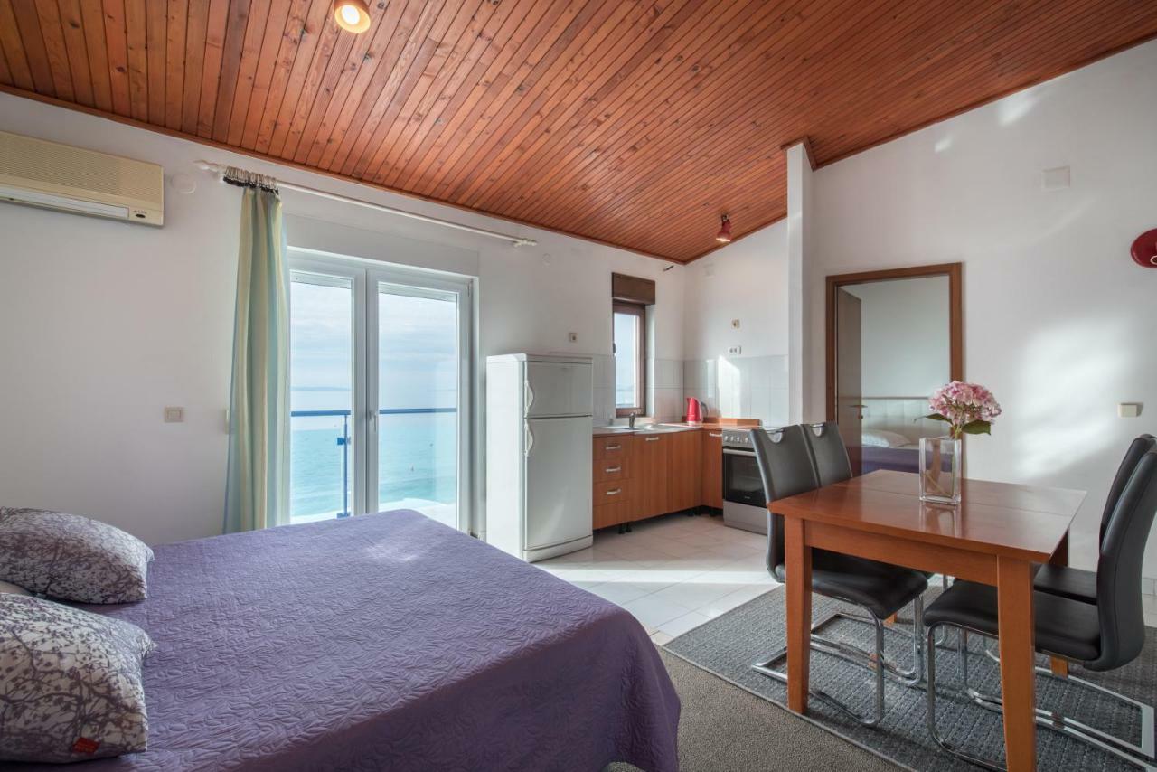 Beach Guesthouse Mediteran ポドストラナ エクステリア 写真