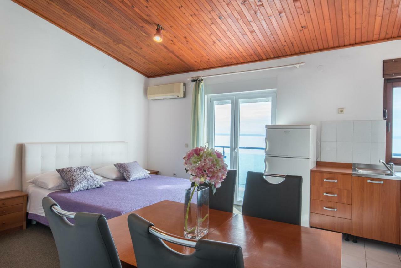 Beach Guesthouse Mediteran ポドストラナ エクステリア 写真